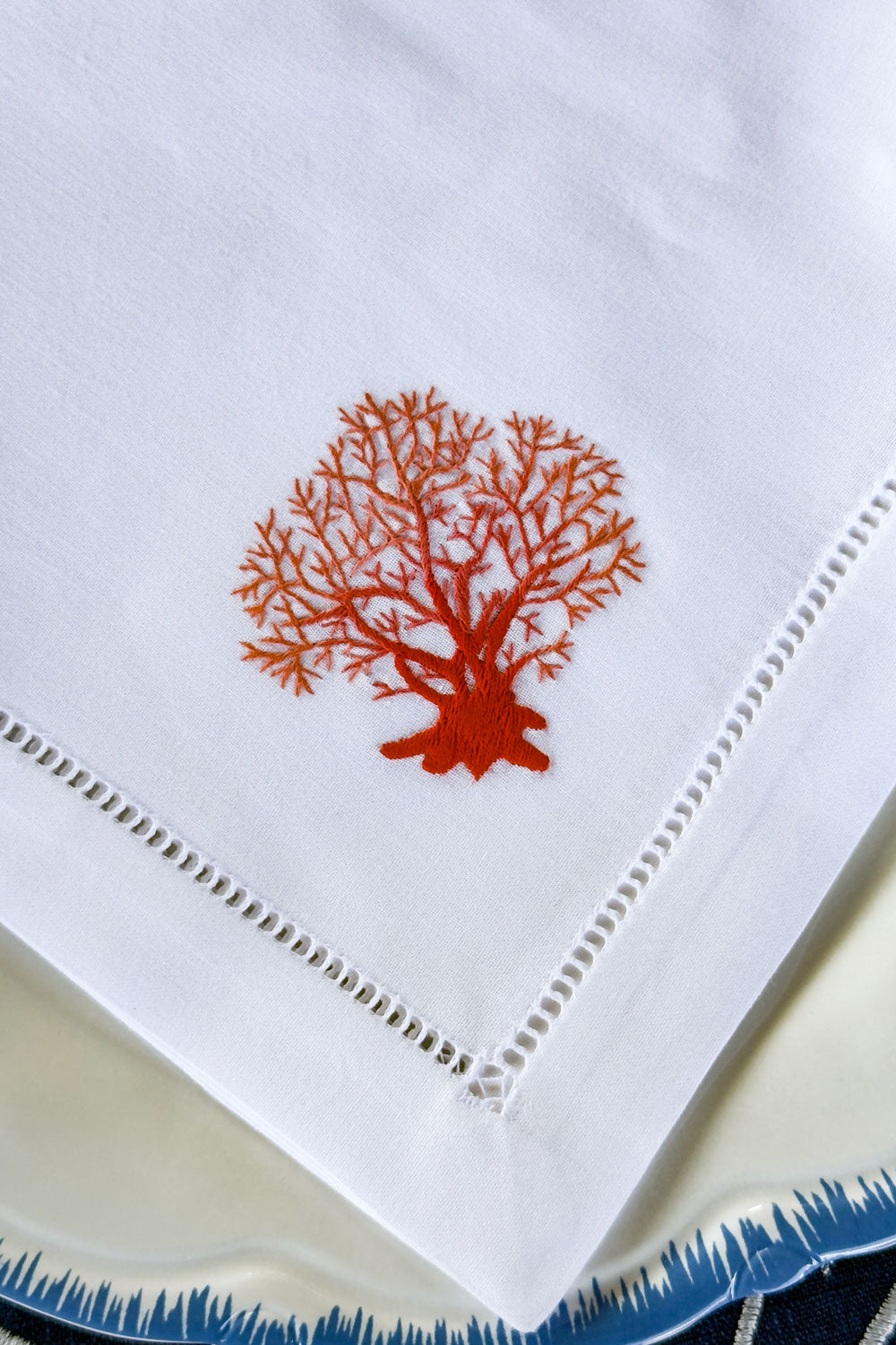 Coral Detalles Set De 6 Servilletas Bordadas A Mano Con Diseño de Animales Marinos Cristina Oria