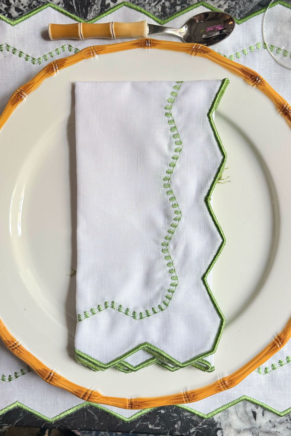 Servilleta Con Borde Zigzag Blanco Y Verde Cristina Oria