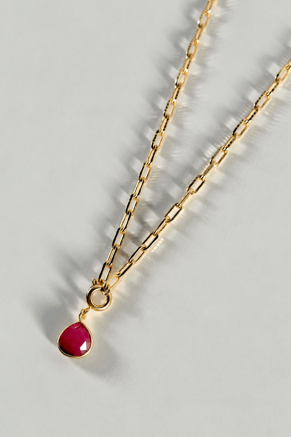 Combinación Cadena & Colgante Dorado Ruby