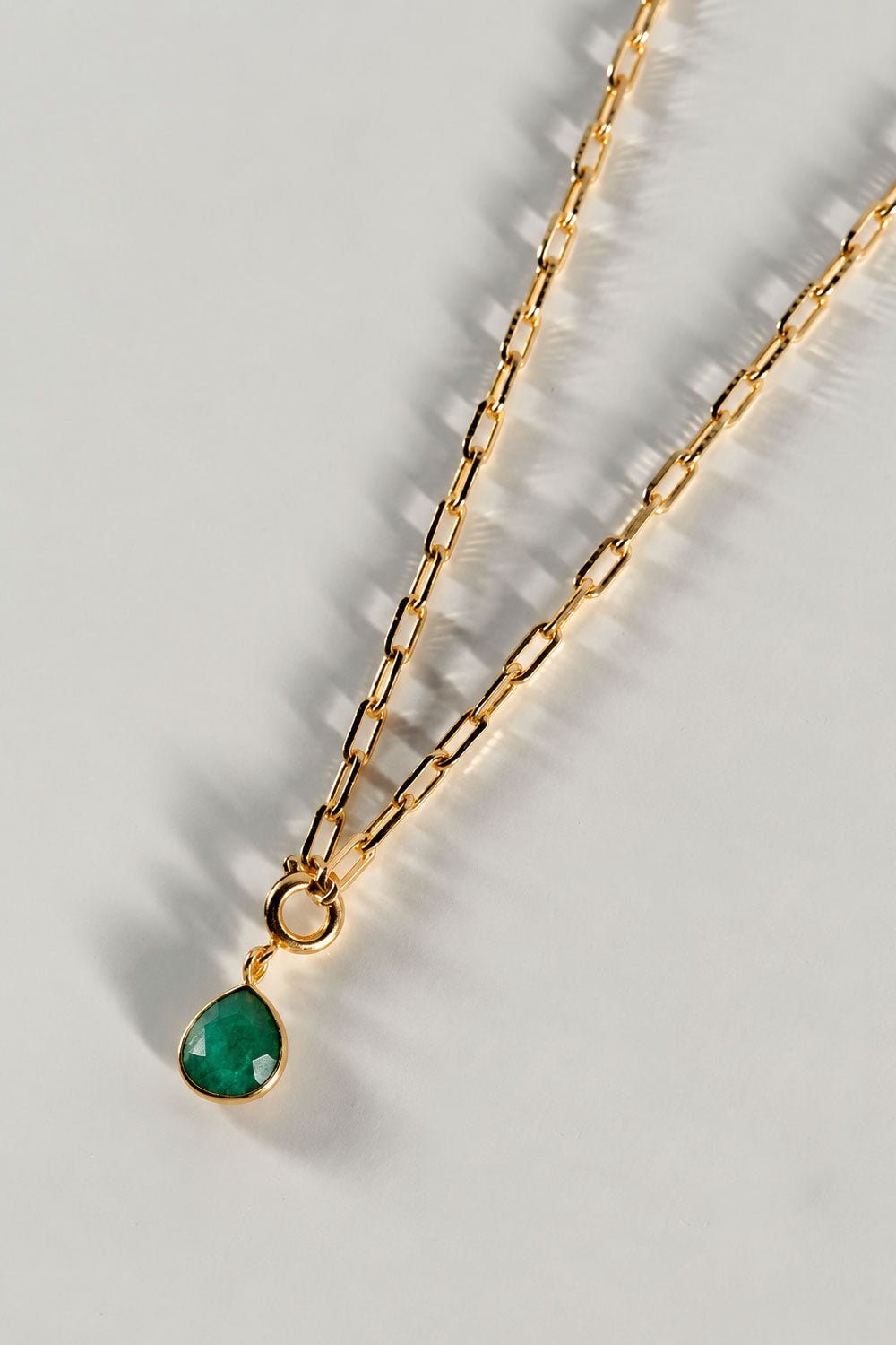 Combinación Cadena & Colgante Dorado Esmeralda