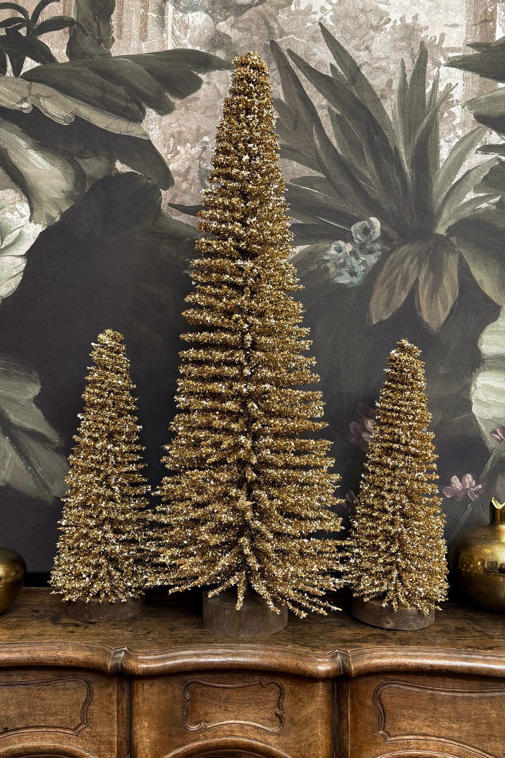 Detalle Composición Árbol Decorativo De Espumillón Dorado Grande Cristina Oria 