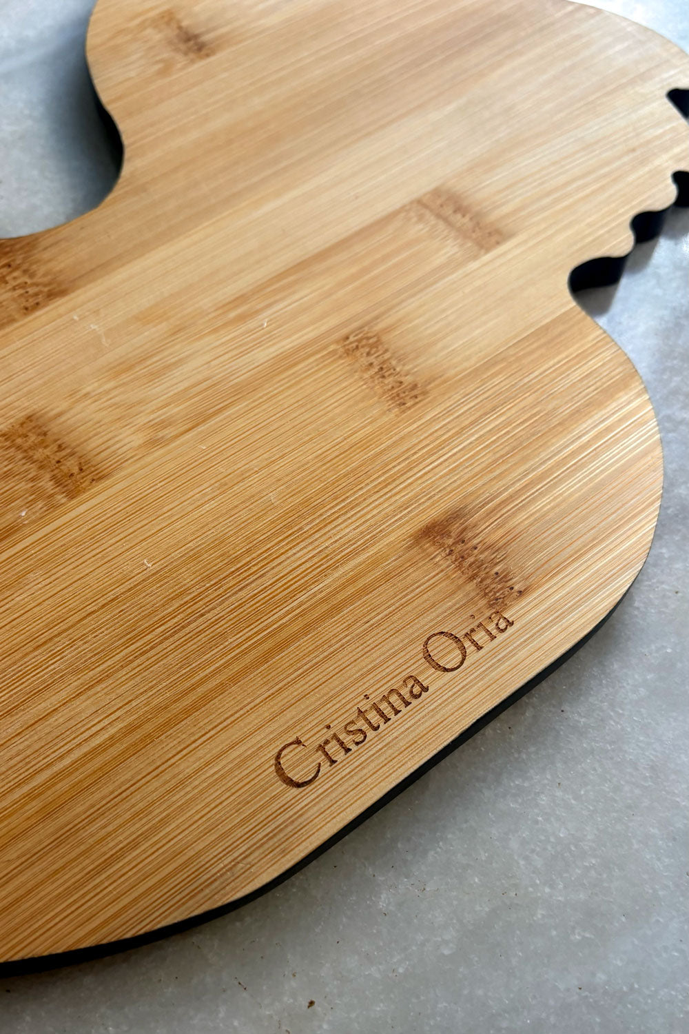 Detalles Tabla CO Con Diseño De Gallina De Madera De Bambú Cristina Oria