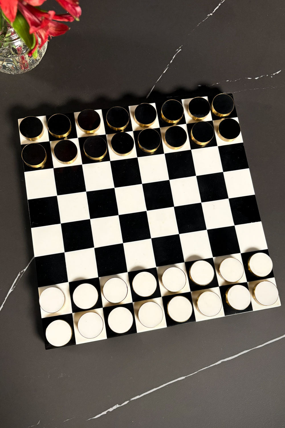 Juego De Damas De Resina Blanco & Negro Cristina Oria