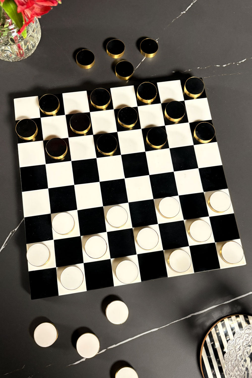 Fichas Juego De Damas De Resina Blanco & Negro Cristina Oria