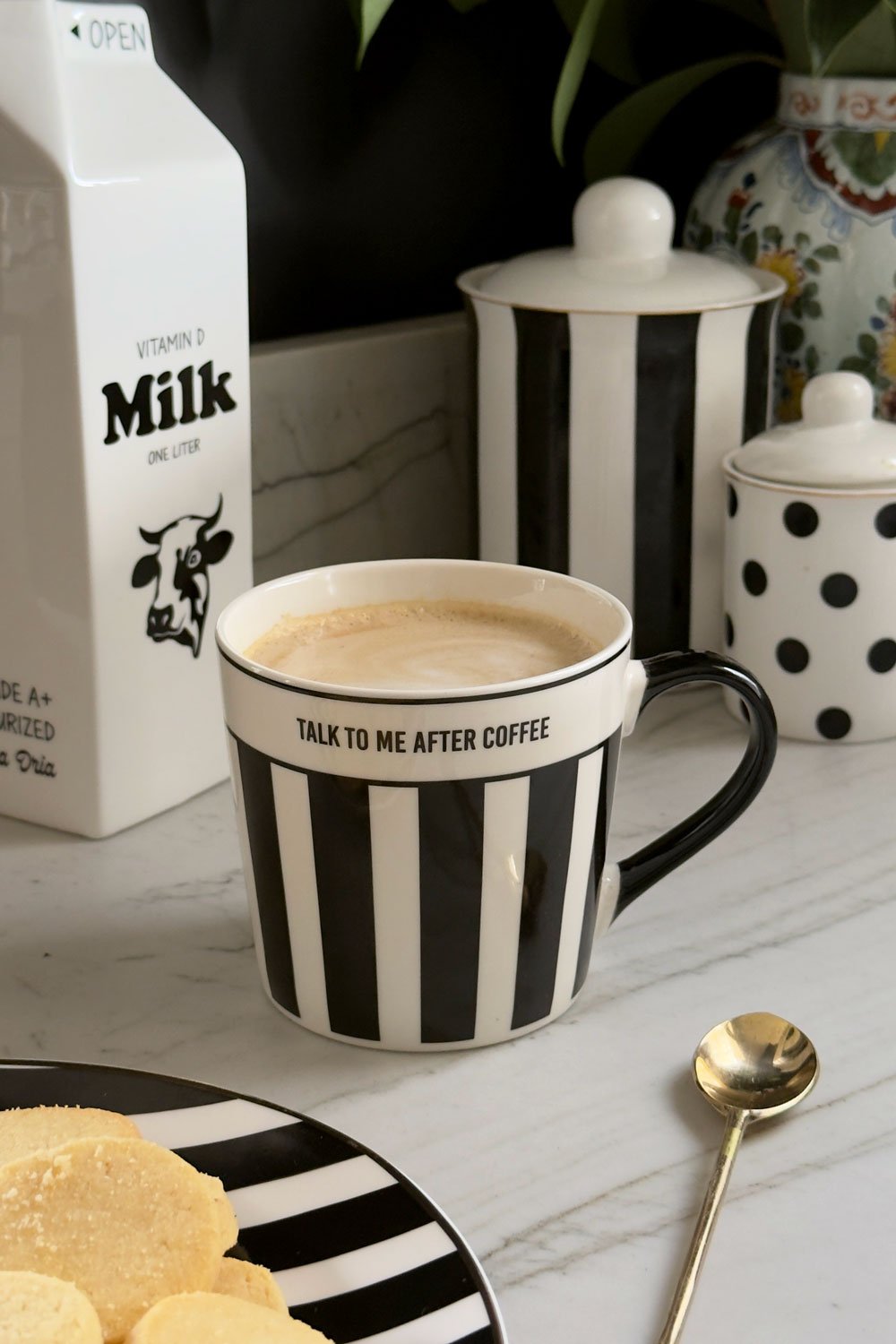 Taza Blanca Y Negra "Talk To Me After Coffee" Cristina Oria 