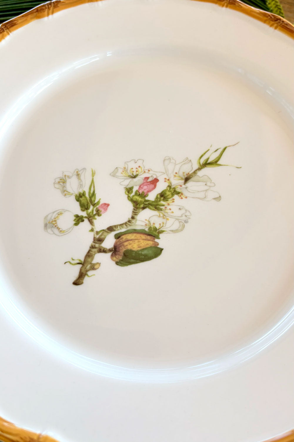 Detalle Flor Plato De Postre Diseño Bambú & Flor Almendro Cristina Oria 