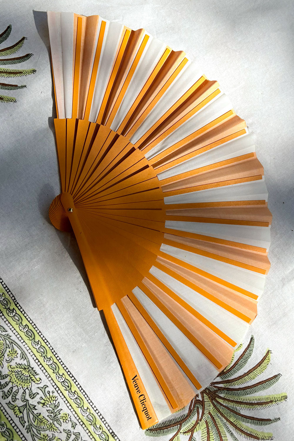 Abanico Capazo Veuve Clicquot & Productos Gourmet CO Cristina Oria