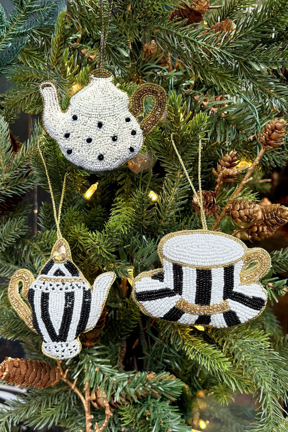 Ornamento Chávena com Poás Bordada com Pérolas CO