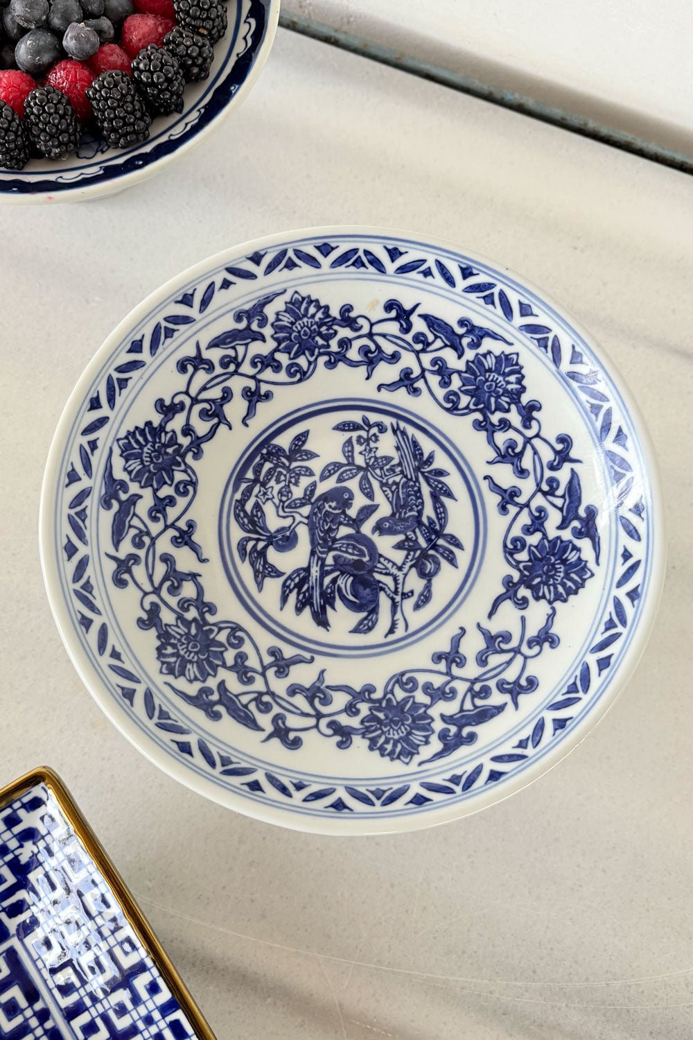 Detalles Base Para Tartas De Porcelana Azul Y Blanca Cristina Oria