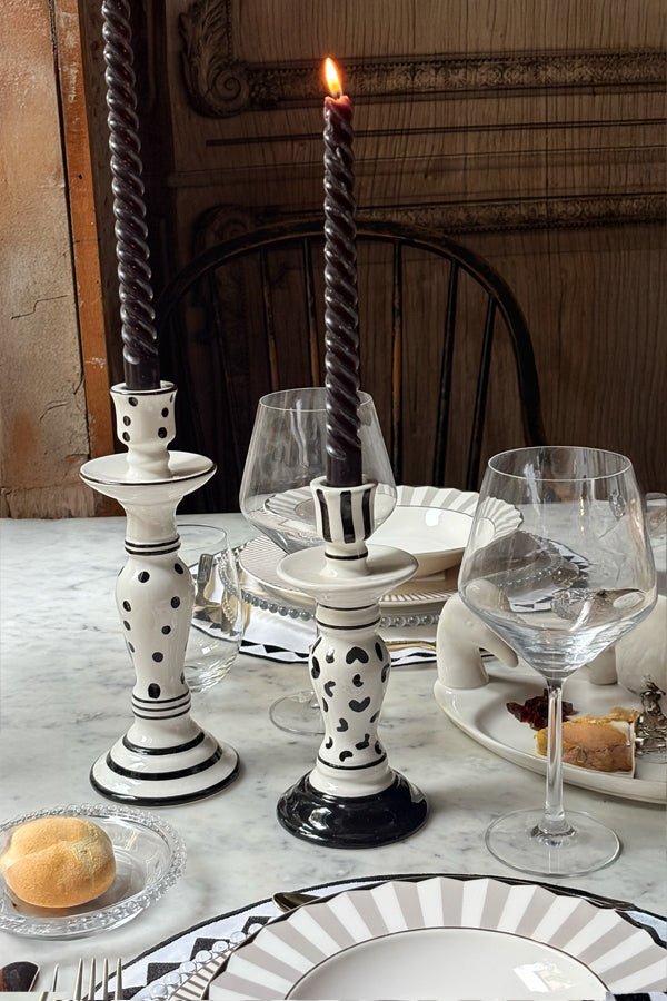 Set De 2 Candelabros Blancos Y Negros & Velas LED