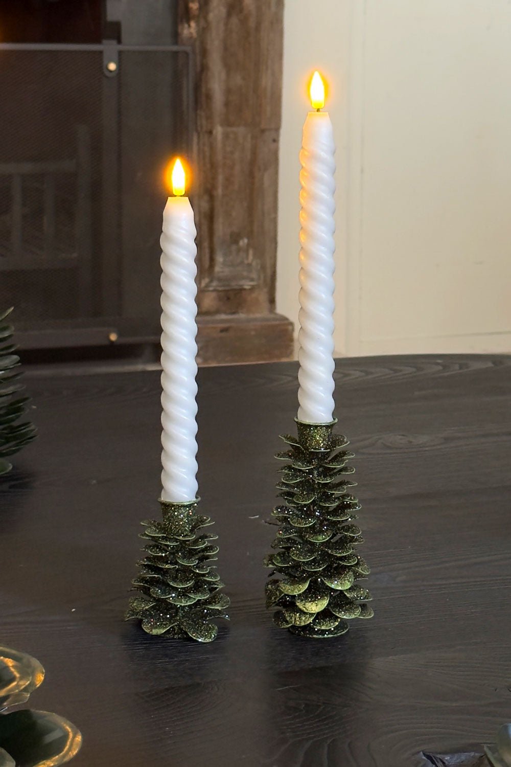 Candelabro De Hierro Con Diseño De Árbol Verde Y Purpurina Cristina Oria 