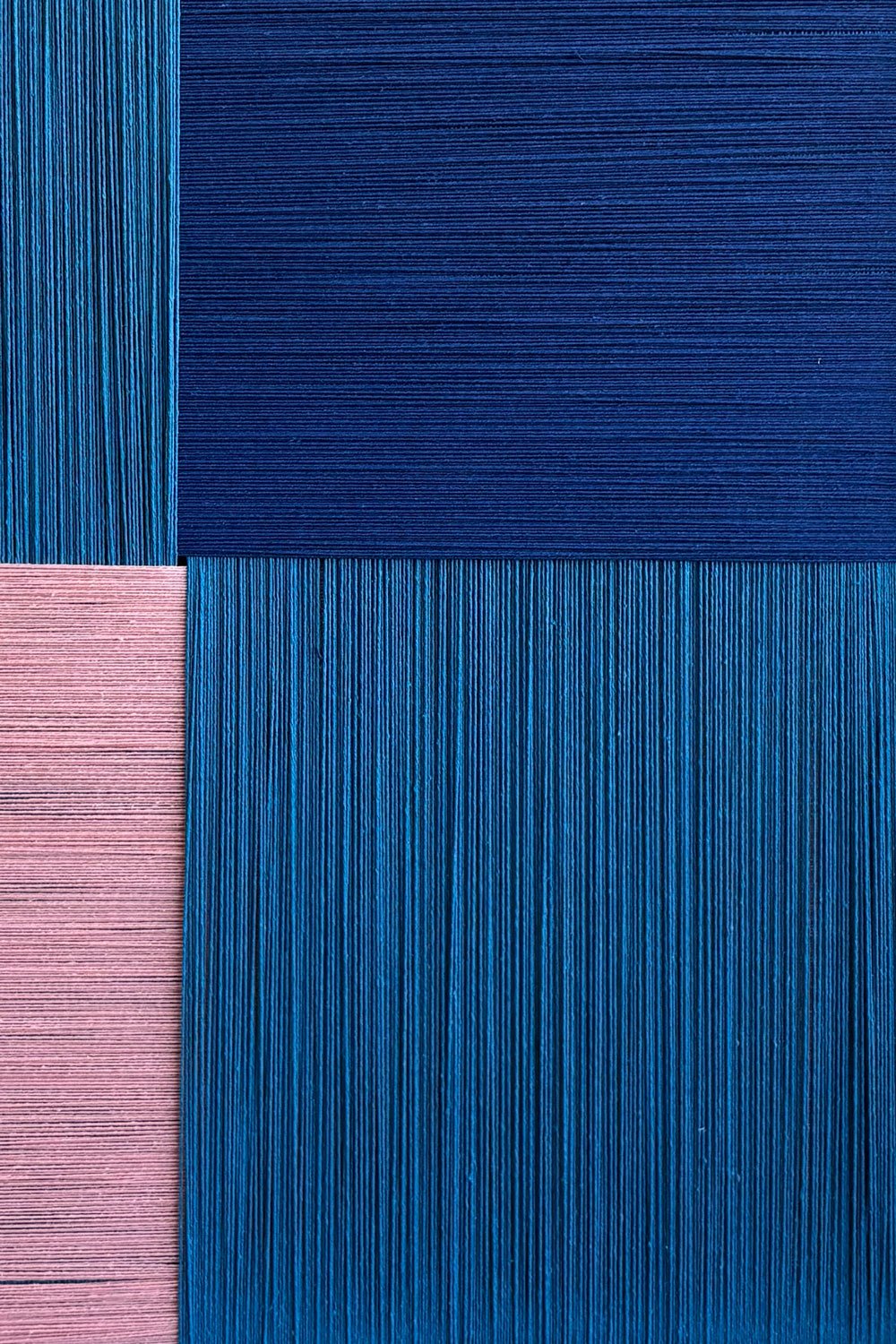 Detalle Cuadro Geométrico De Lino Con Efecto 3D Azul Cristina Oria 