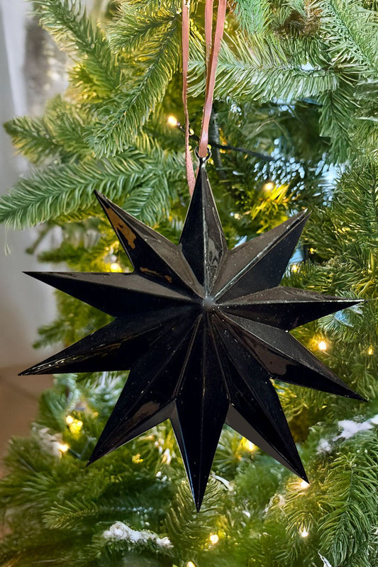 Adorno Estrella Metálica Negra Mediana