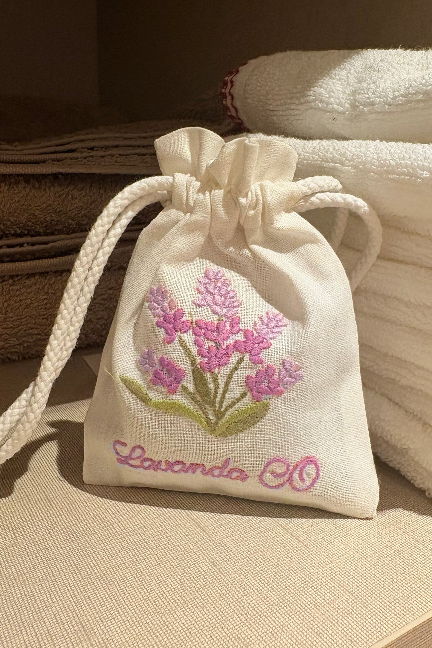 Bolsa Con Aroma A Lavanda De Algodón Bordada Cristina Oria 