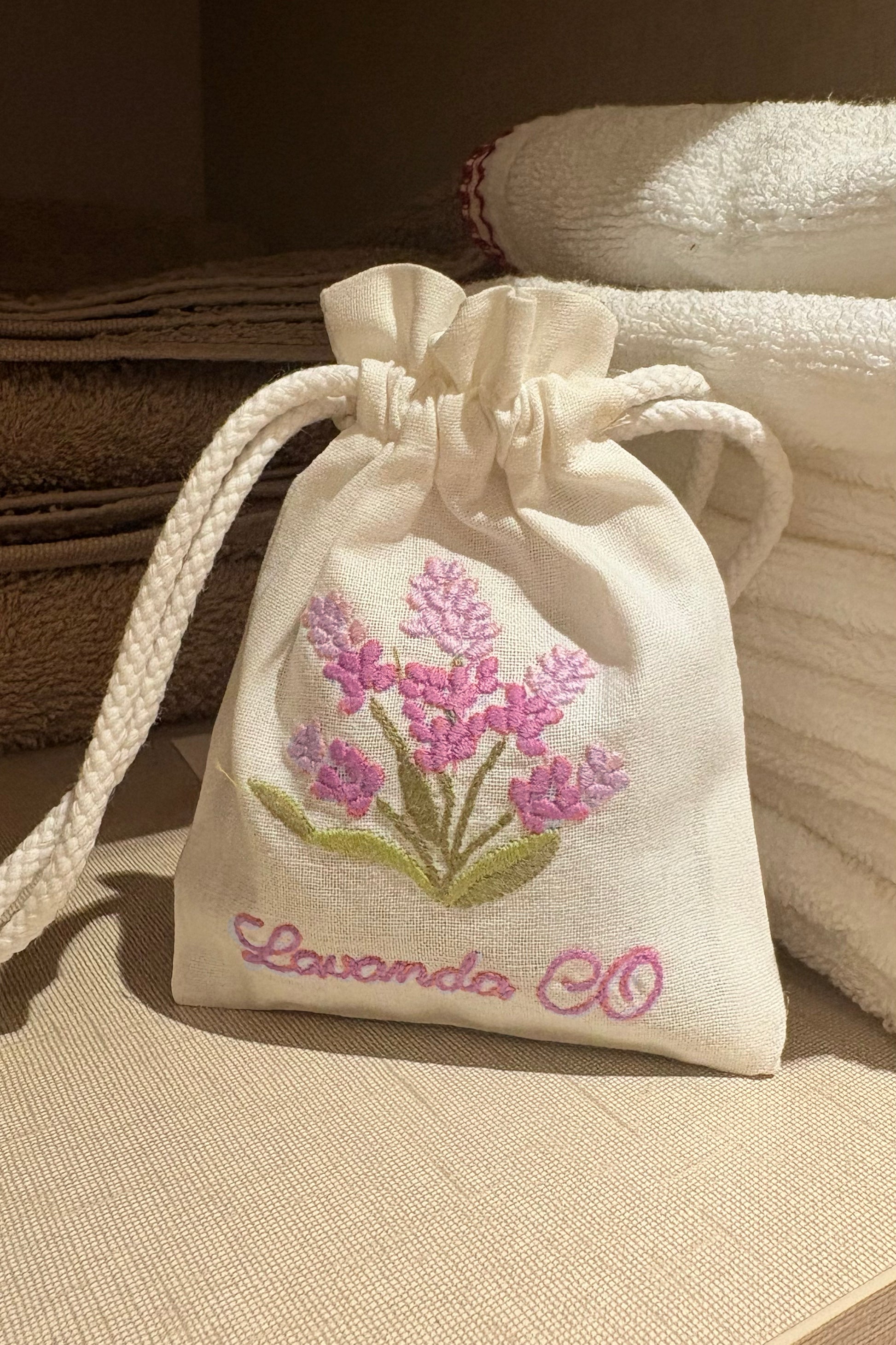 Bolsa Con Aroma A Lavanda De Algodón Bordada Cristina Oria 