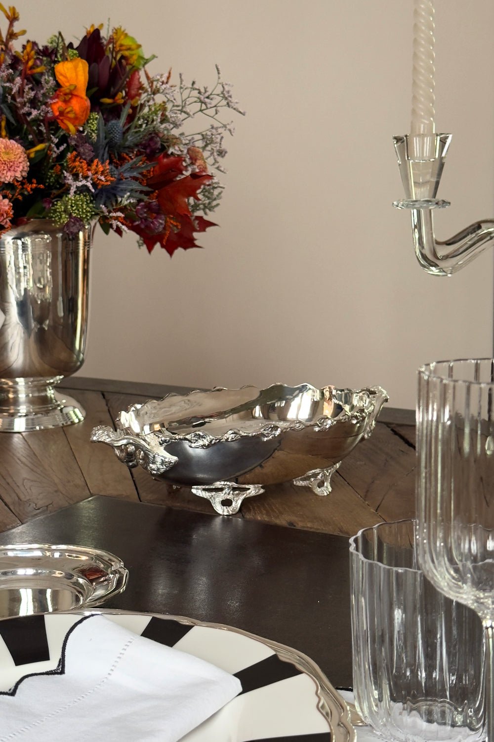 Recipiente Grande Con Asas De Plata Cristina Oria 