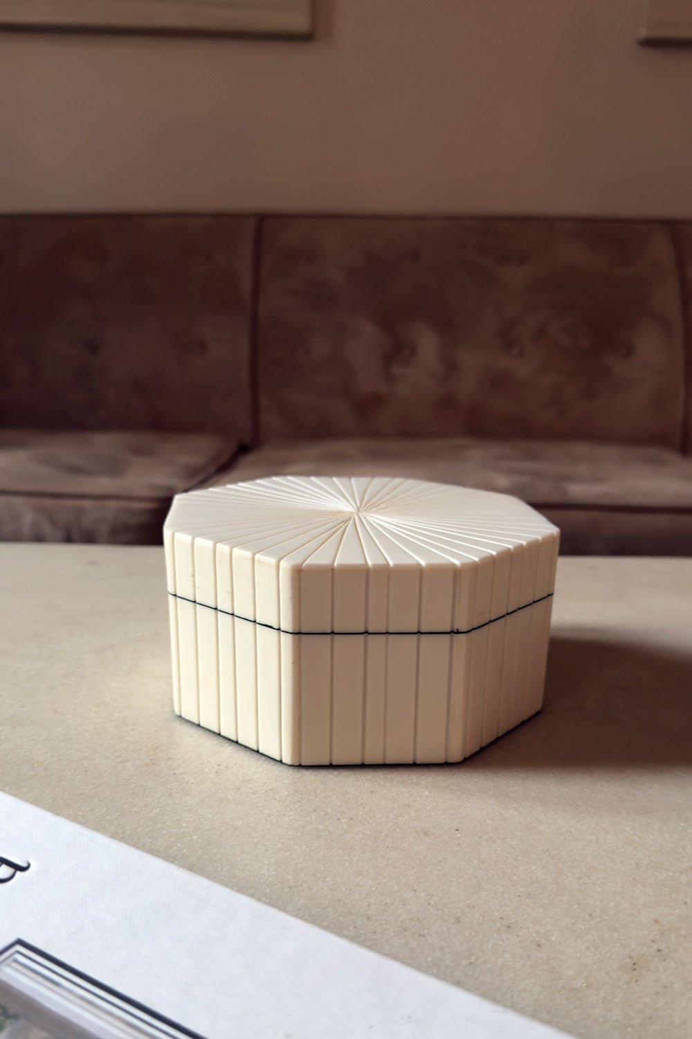 Caja Decorativa Hexagonal De Resina Blanca Pequeña