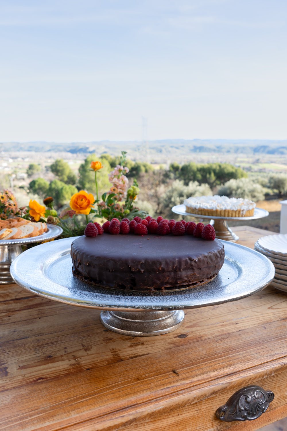 Plat à gâteau sur pied argenté grand format