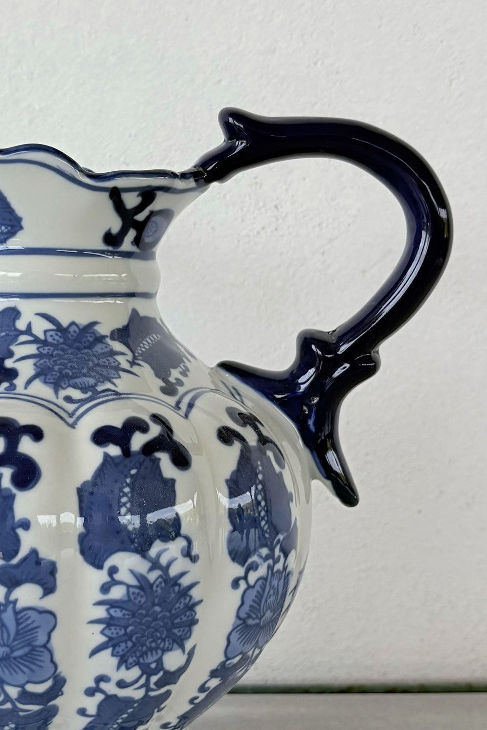 Asa Jarra De Porcelana Azul Y Blanca Cristina Oria