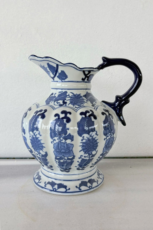Jarra De Porcelana Azul Y Blanca Cristina Oria