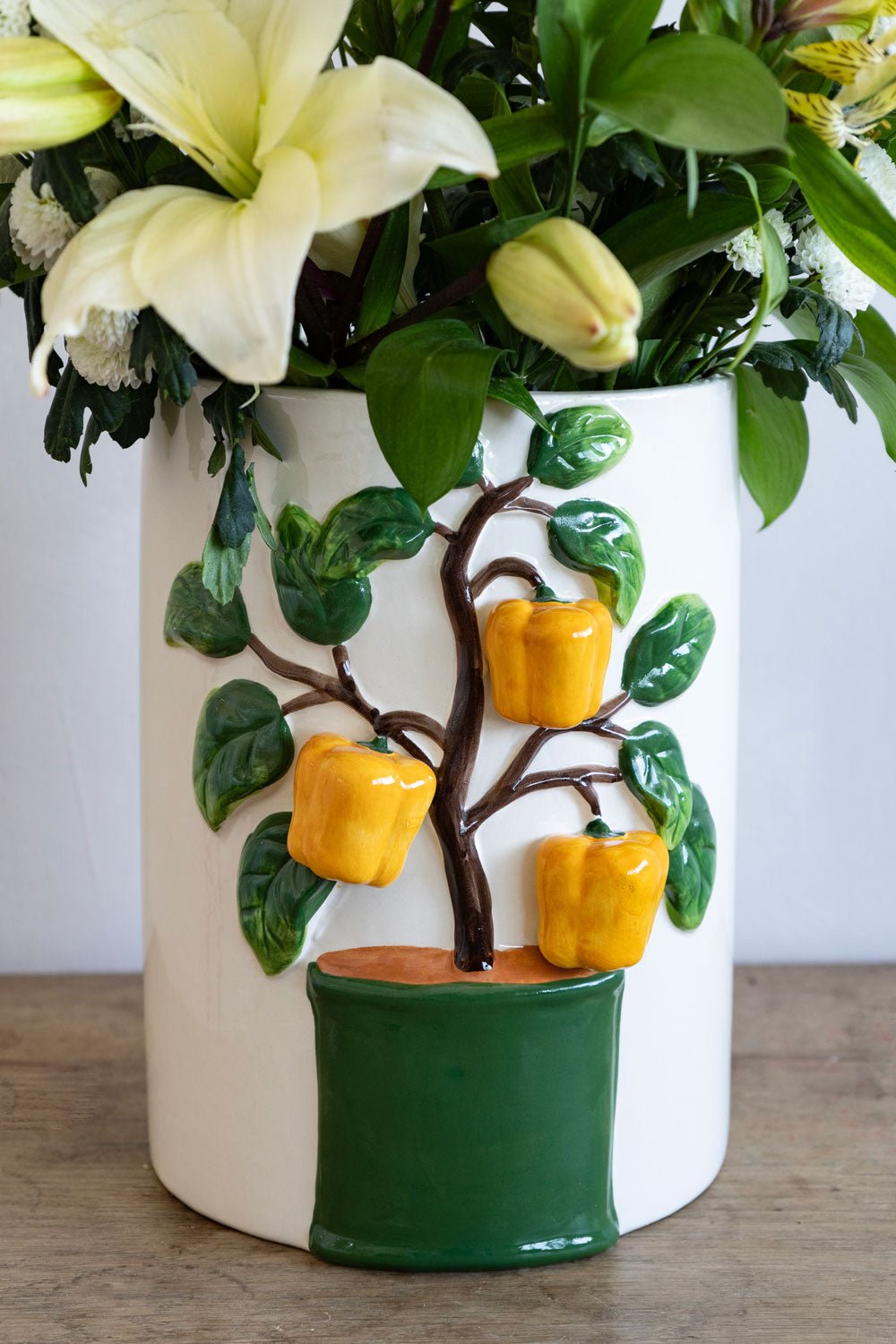 Detalles Jarrón  Diseño Plantas De Pimiento Amarillo Cristina Oria
