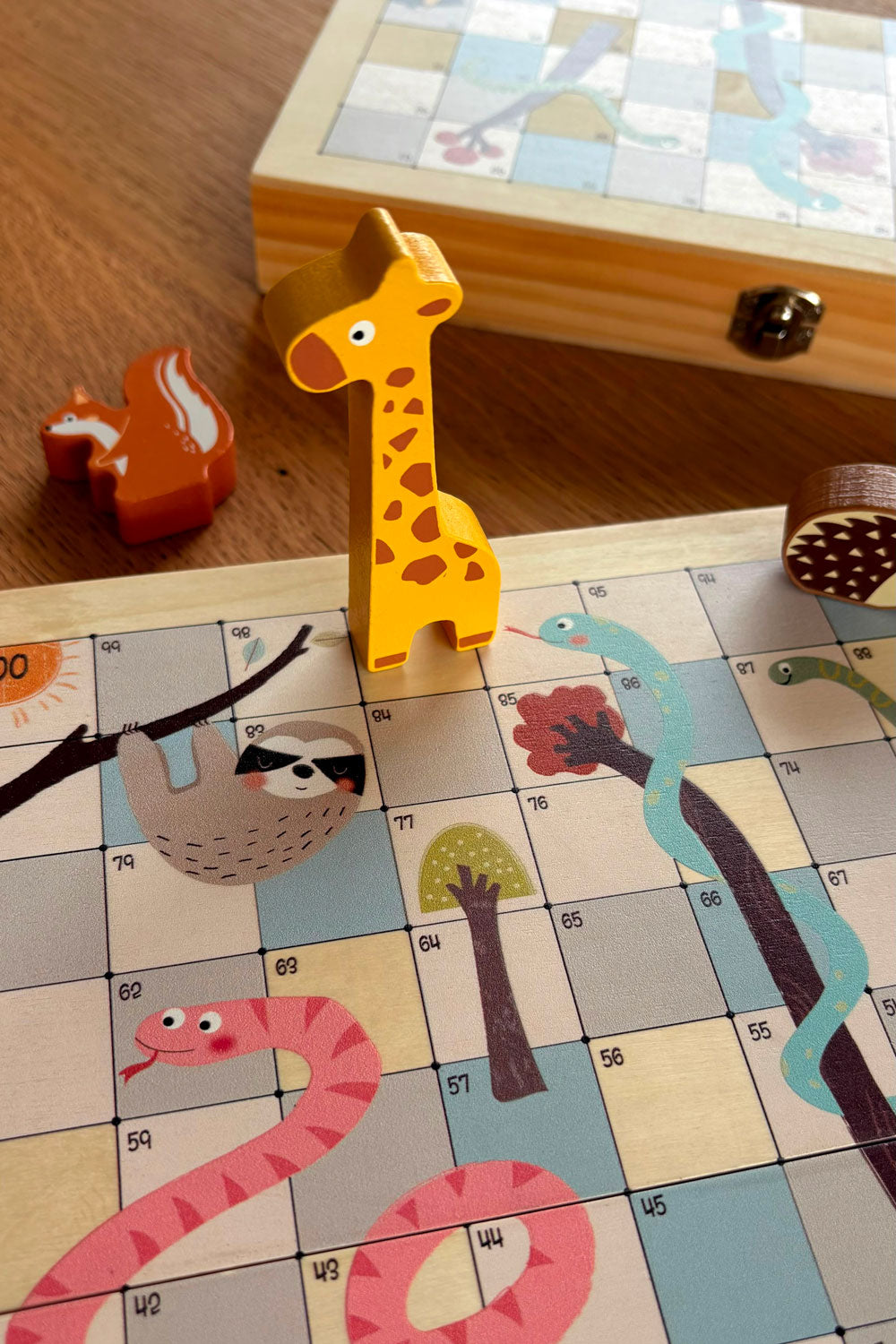 Detalle Ficha Juego De Madera Serpientes Y Escaleras Con Animales Cristina Oria 