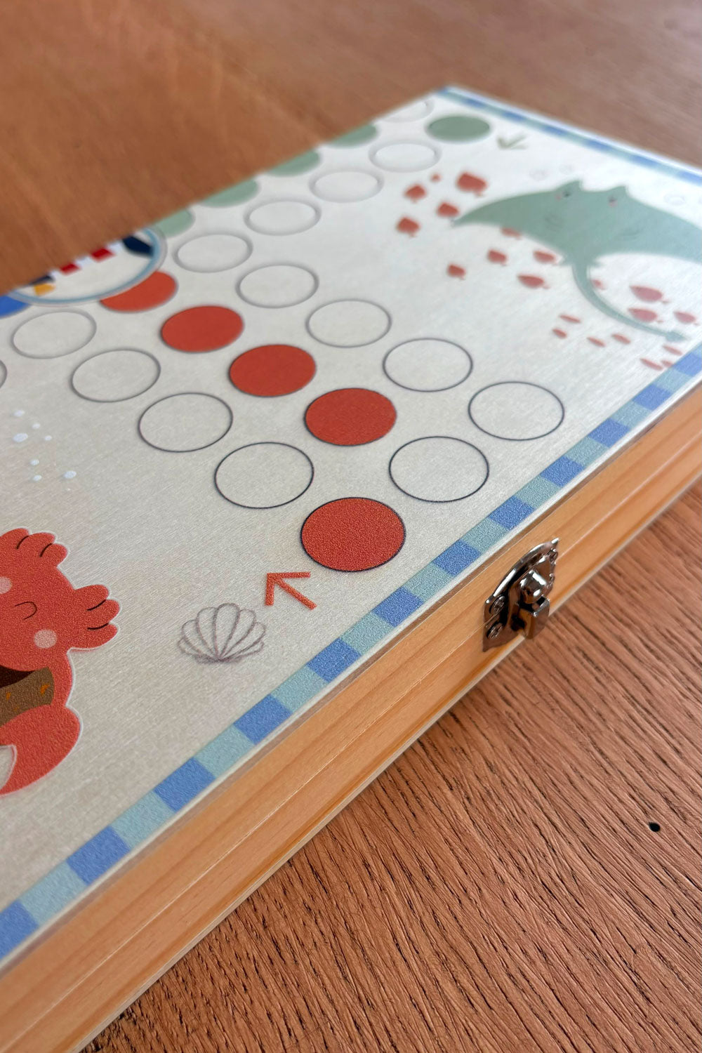 Detalle Caja Parchís De Madera Plegable Animales Marinos Cristina Oria 