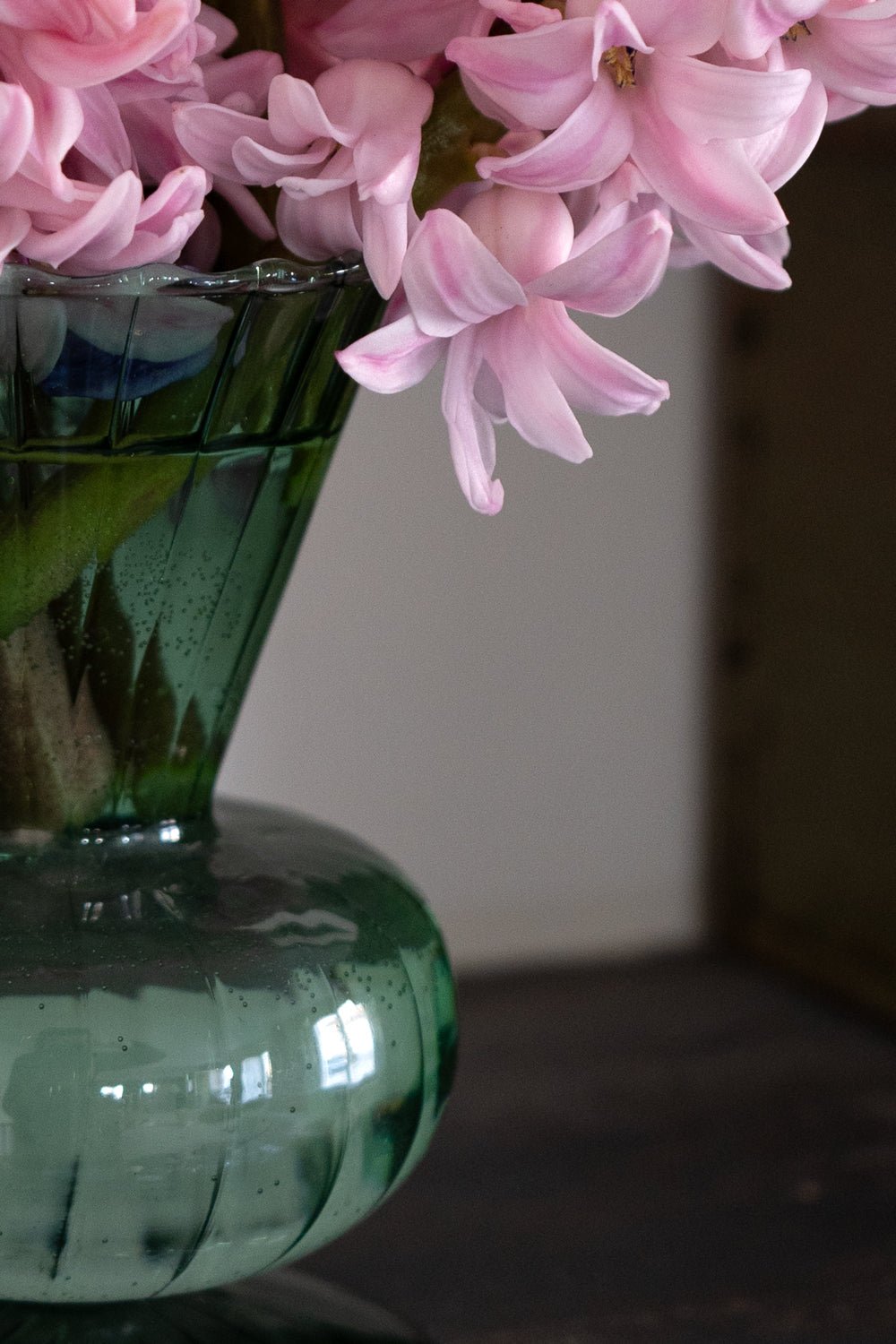 Detalle Florero De Cristal Verde Modelo Esmeralda Cristina Oria