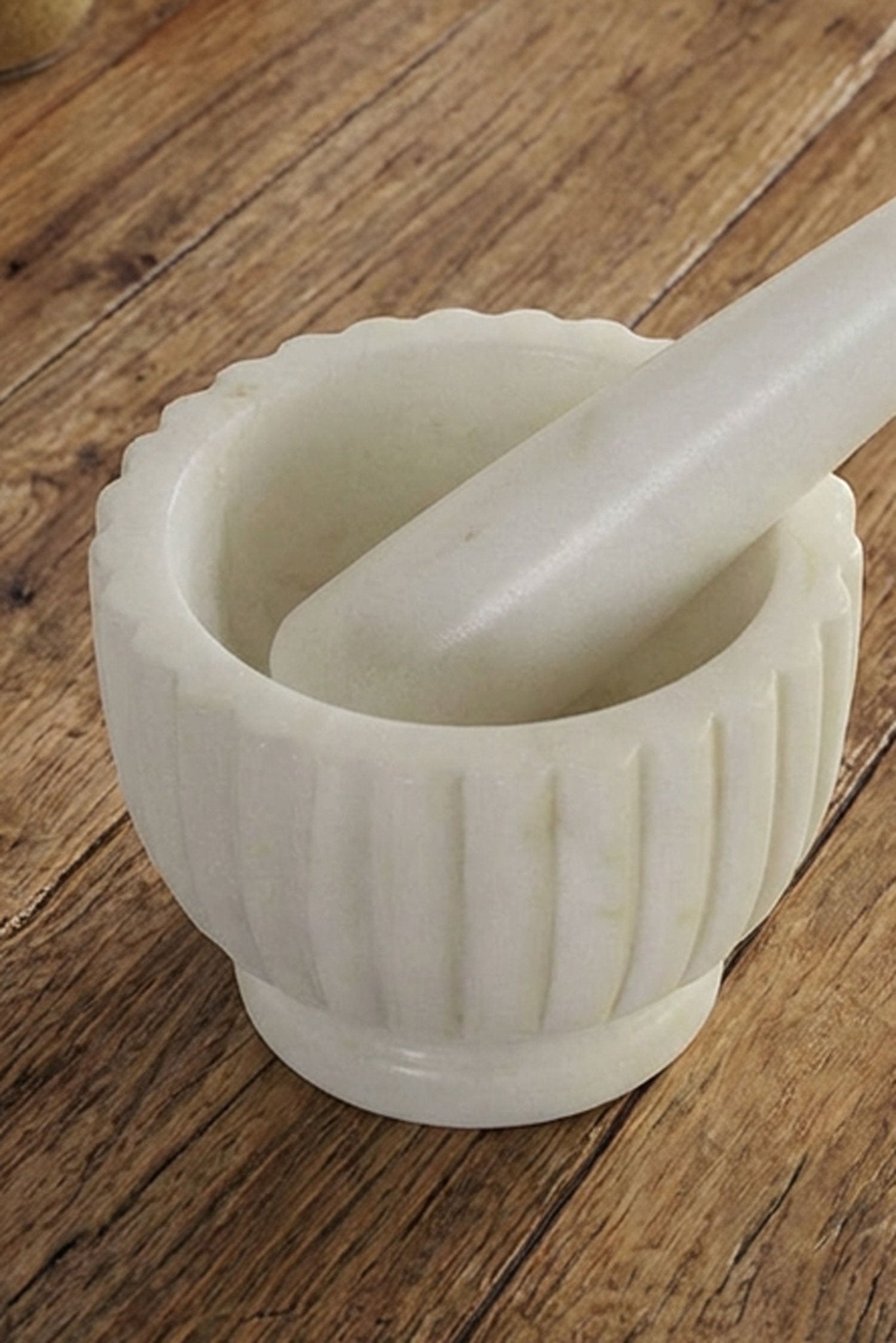 Detalle Mortero Con Mazo De Mármol Cristina Oria 