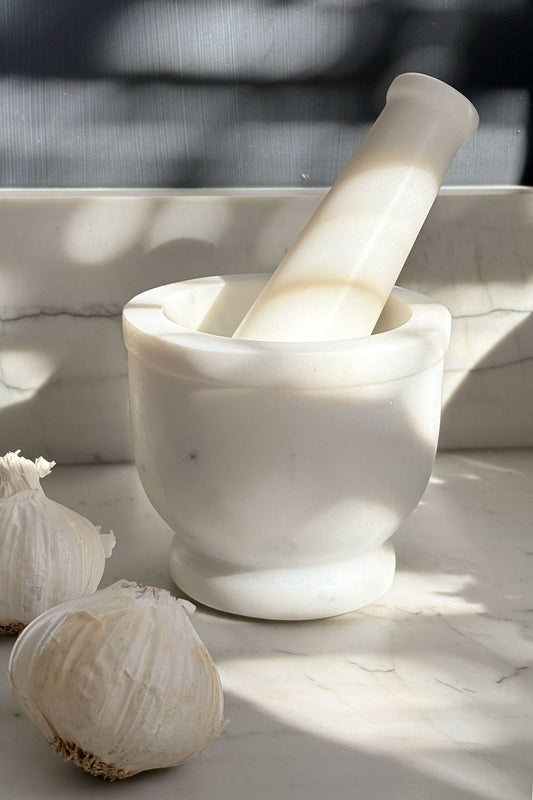 Mortero Con Mazo De Mármol Blanco Liso Cristina Oria 