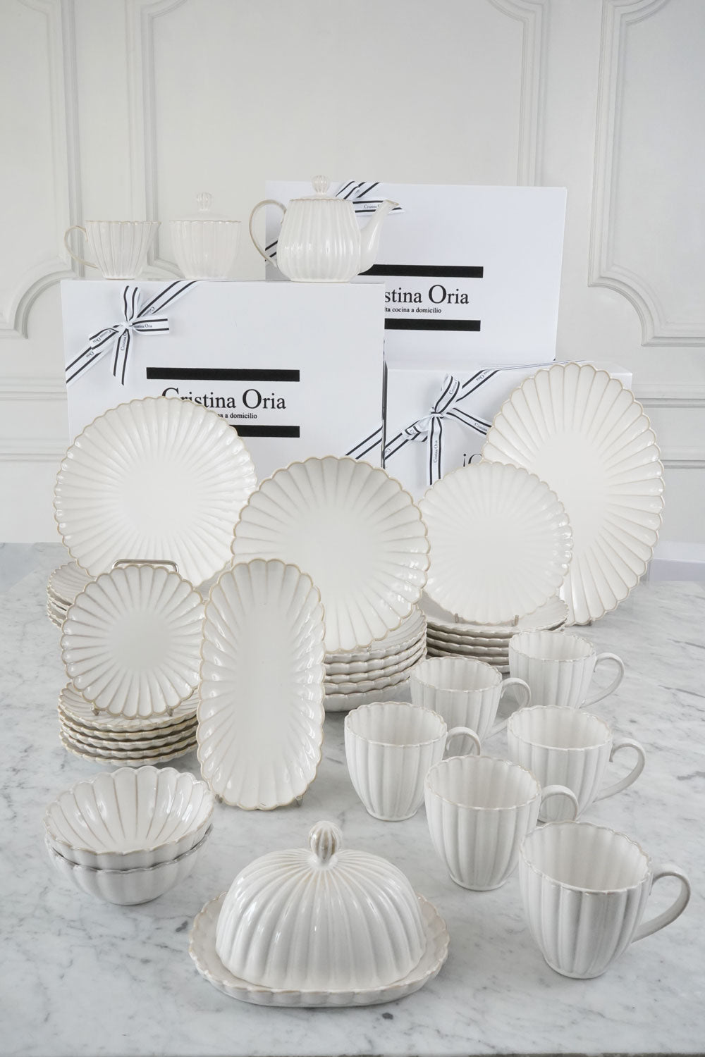 Vajilla Blanca Flor Completa & Mug Seis Personas Cristina Oria 