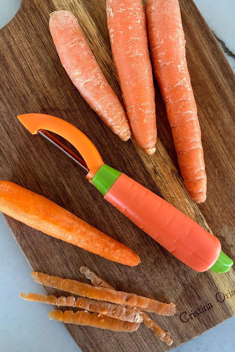 Pelador De Verduras Con Diseño De Zanahoria