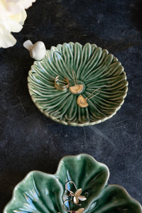 Detalle Cuenco De Porcelana Verde Con Diseño De Flor Y Pájaro Cristina Oria
