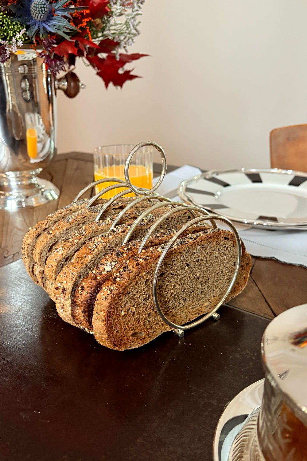 Soporte Para Tostadas Con Diseño Circular De Plata Cristina Oria 