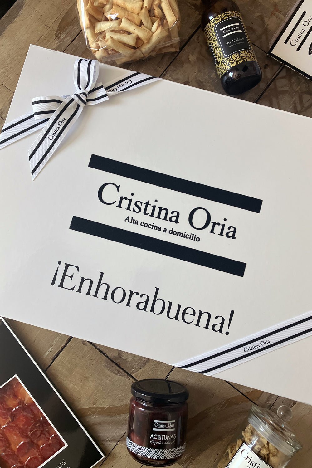 Detalle Caja Enhorabuena Caja Recién Mamá Picoteo & Oso Chef CO