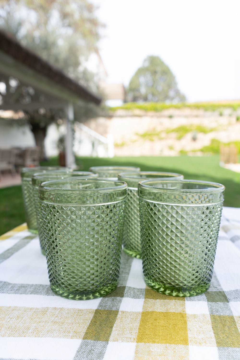 Conjunto de 18 copos de cristal verde com bicos