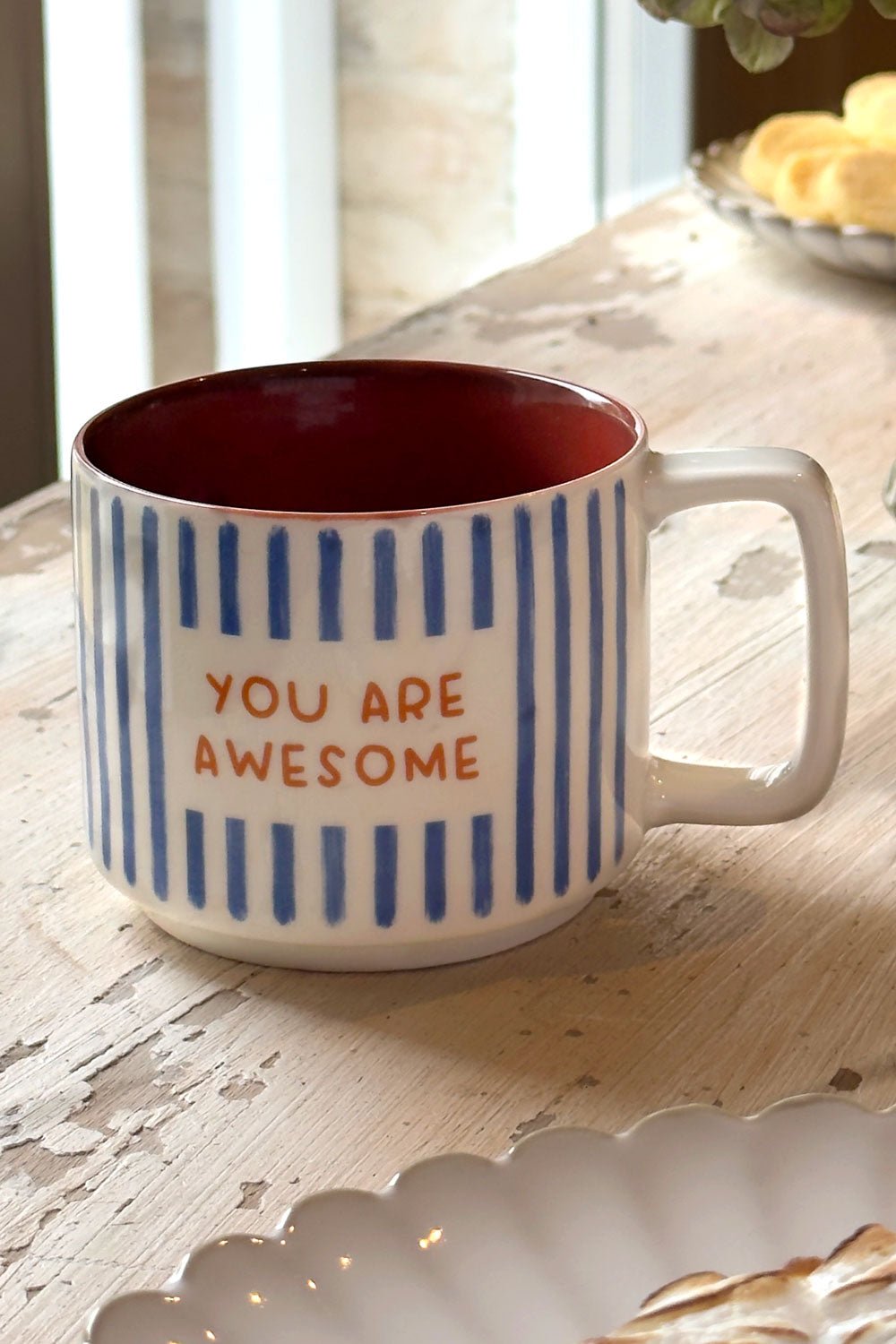 Detalle Taza Rayas Azules "You Are Awesome" Cristina Oria 