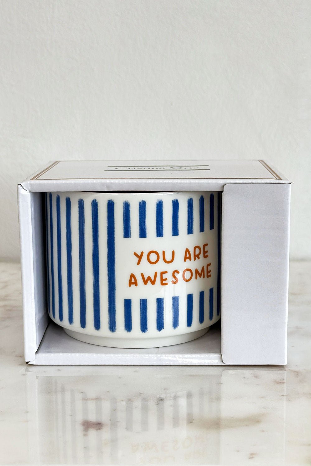Tasse mit blauen Streifen "You Are Awesome“