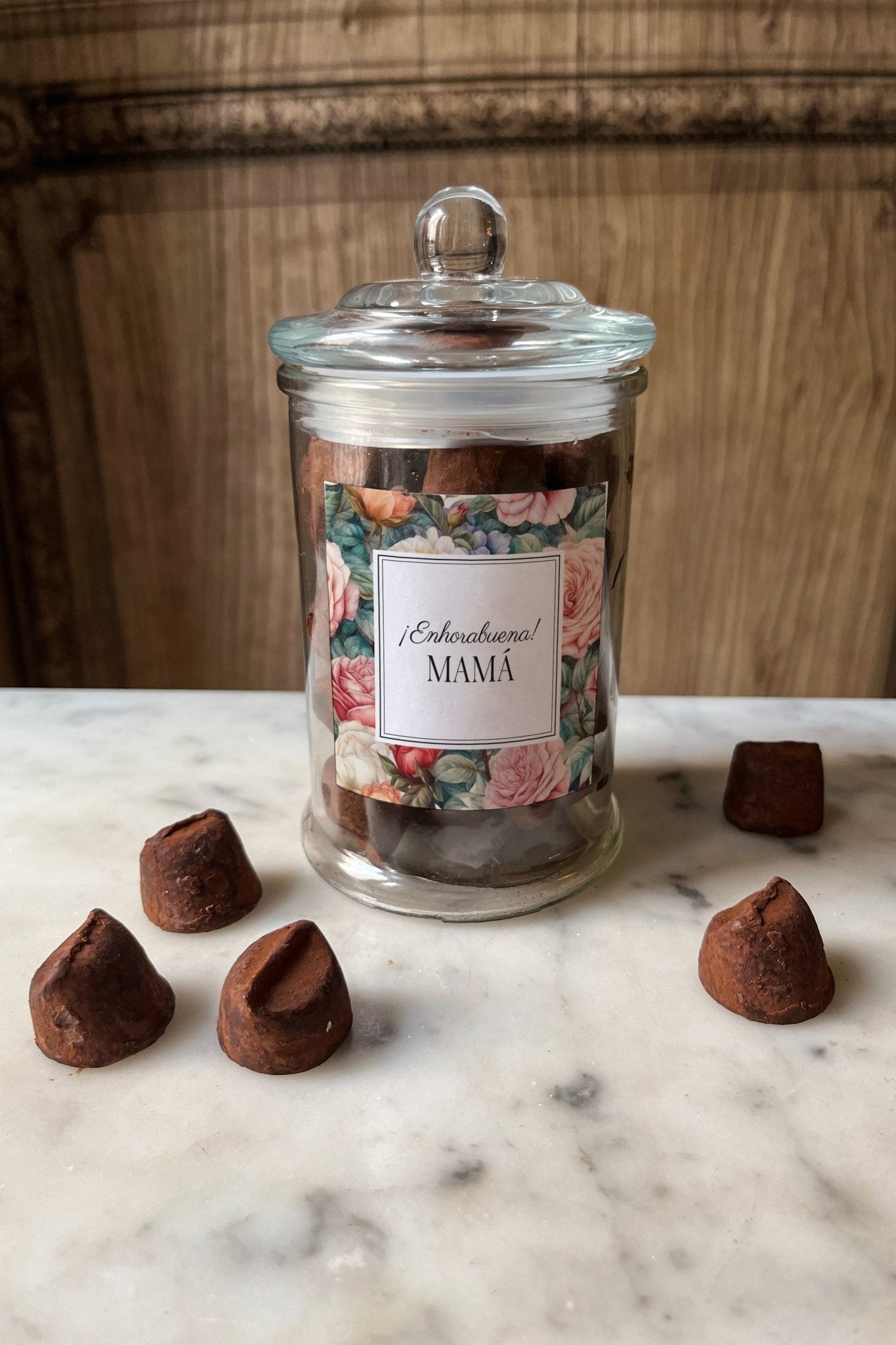 Detalle Trufas Caja Recién Mamá Súper Premium & Vajilla Infantil Co