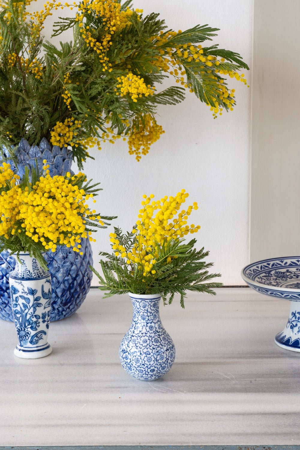 Florero De Porcelana Azul Y Blanco Modelo Chiba Cristina Oria