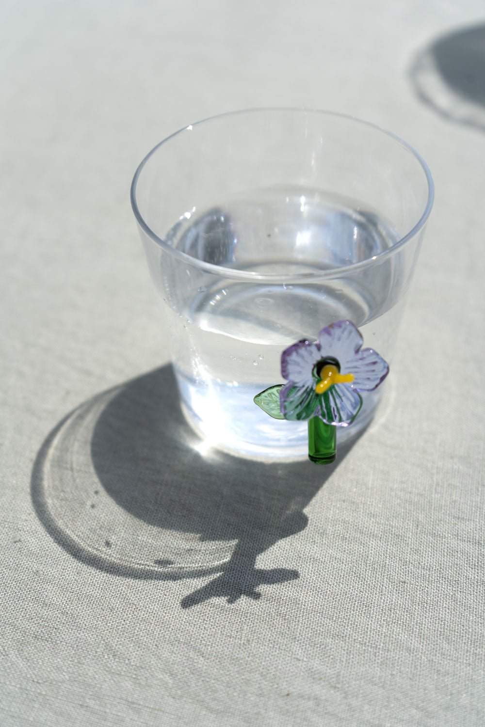 Vaso De Vidrio Soplado Diseño Botánico Flor Lila - Cristina Oria