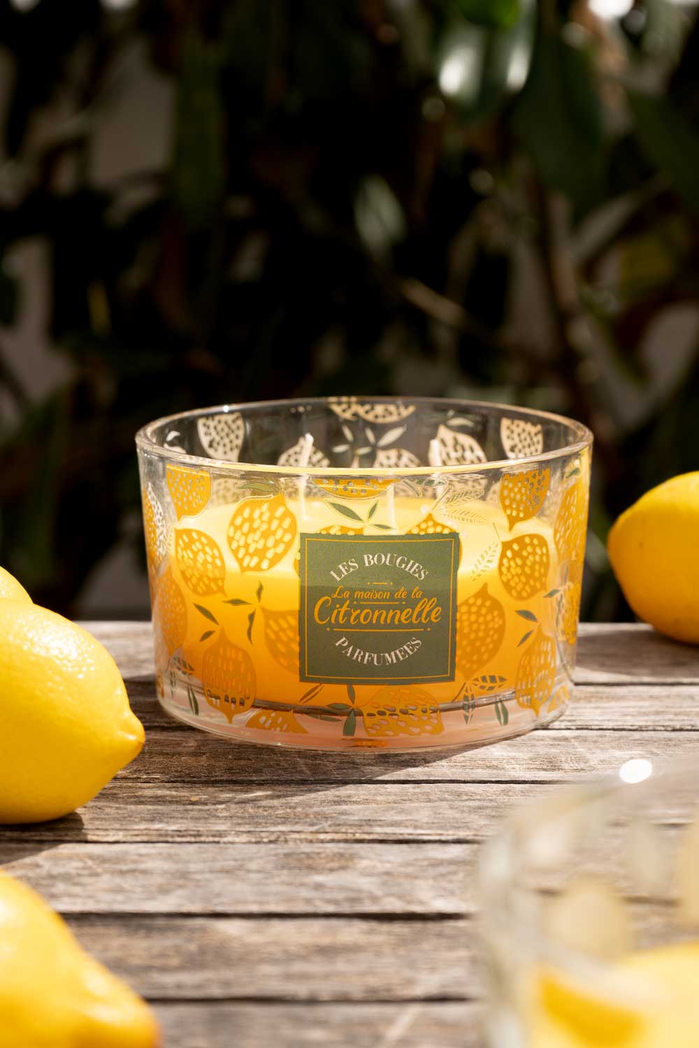 Vela tres mechas aroma a citronela diseño limones verdes cristina oria