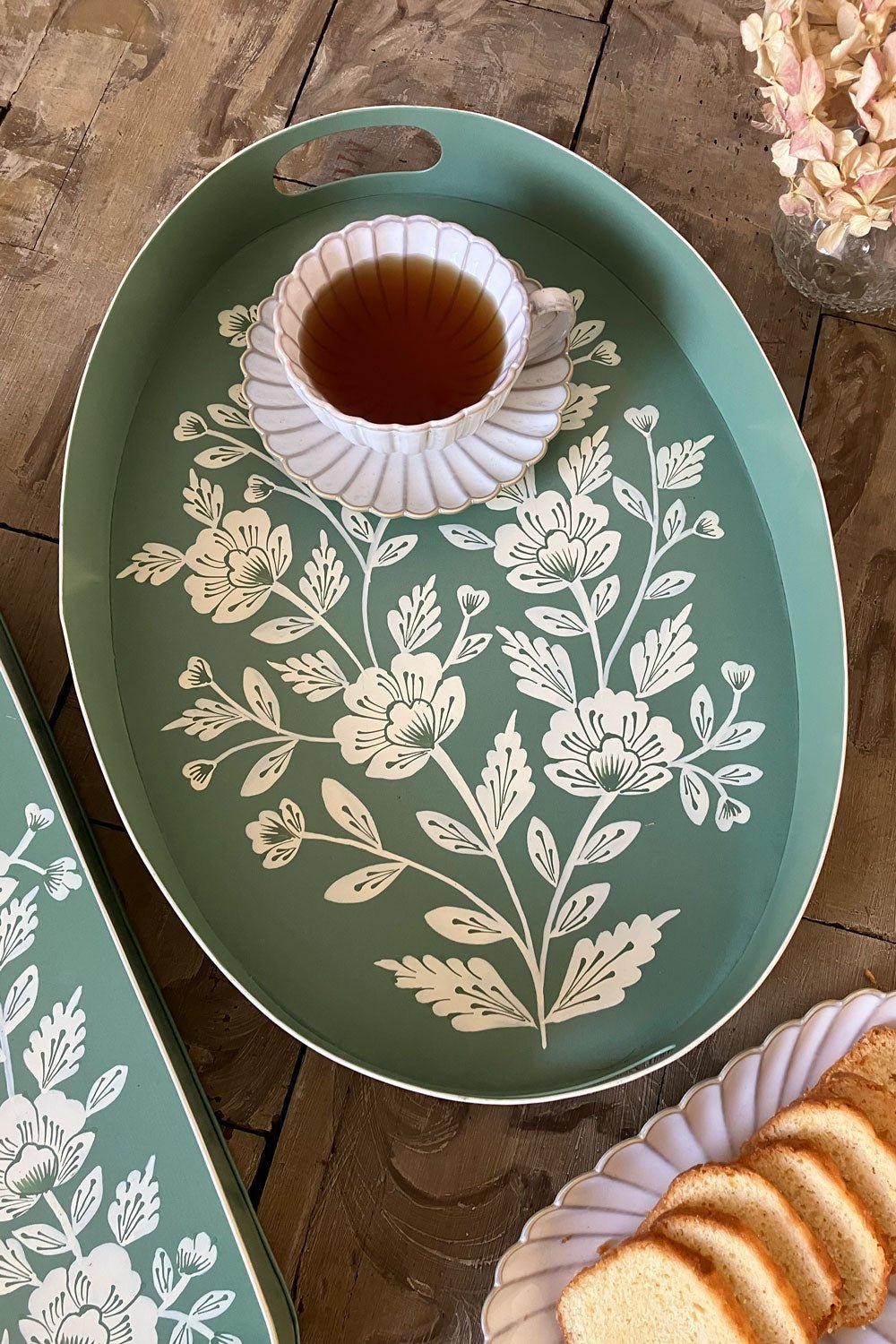 Bandeja Oval Verde Con Flores Blancas Pintadas - Cristina Oria