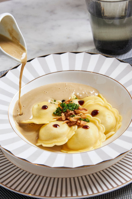 Raviolis De Trufa Con Salsa De Foie Y Cebolla Frita Para Cuatro - Cristina Oria