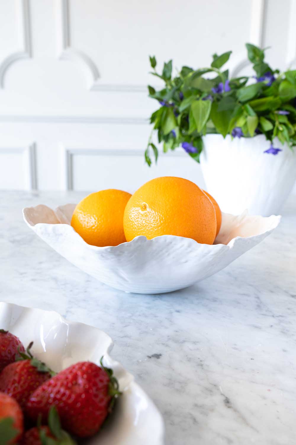 Plato Irregular De Porcelana Blanco Brillante 26 Cm - Cristina Oria