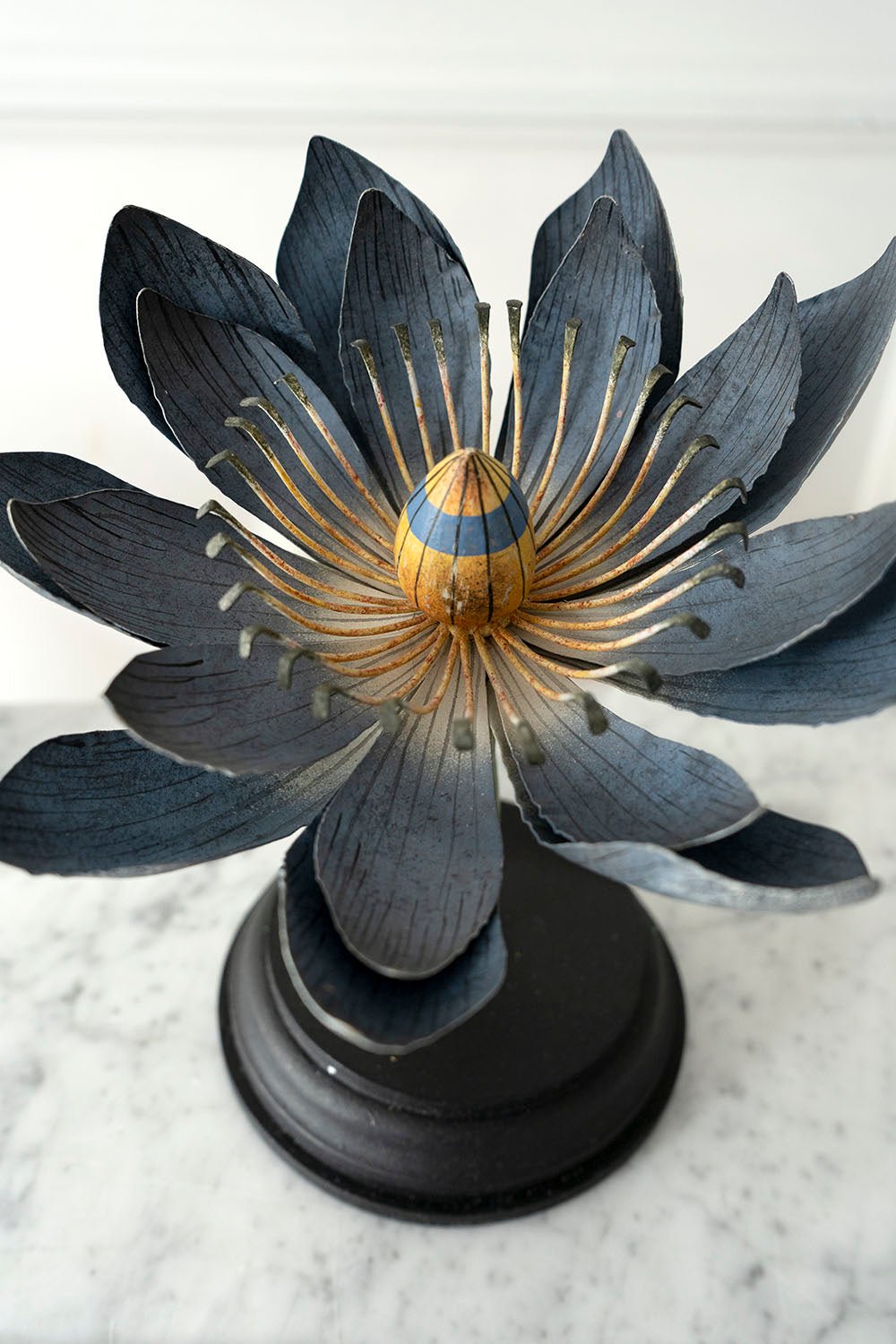 Figura Decorativa Flor De Loto Azul - Cristina Oria