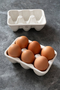 Soporte Para Huevos De Cerámica Blanca - Cristina Oria