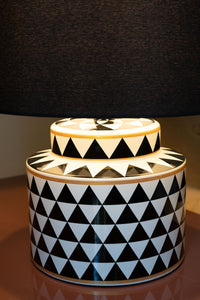 Lámpara De Cerámica Diseño Geométrico en Blanco y Negro - Cristina Oria