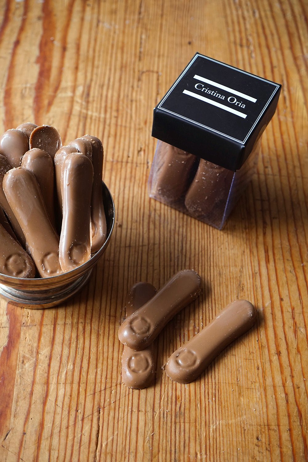 Lengua De Gato Con Chocolate Con Leche - Cristina Oria