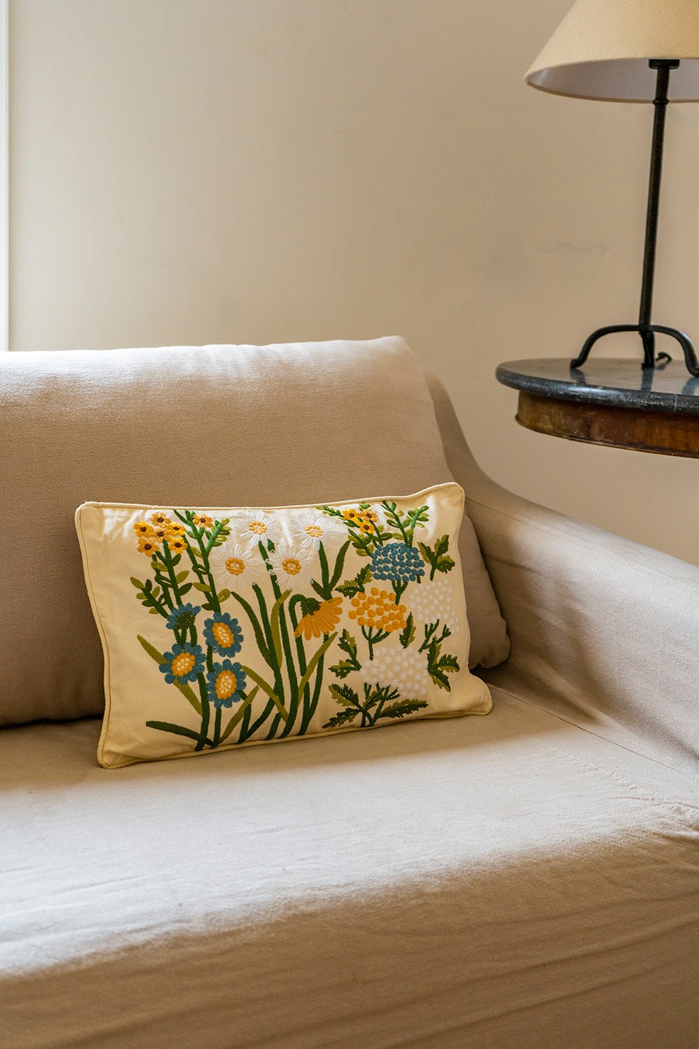 Cojín/Almohadón Con Diseño De Flores Rectangular - Cristina Oria